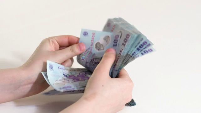 „Batjocură politică”. Salariile profesorilor vor crește doar cu 13% din ianuarie, față de 40% cât le-a fost promis