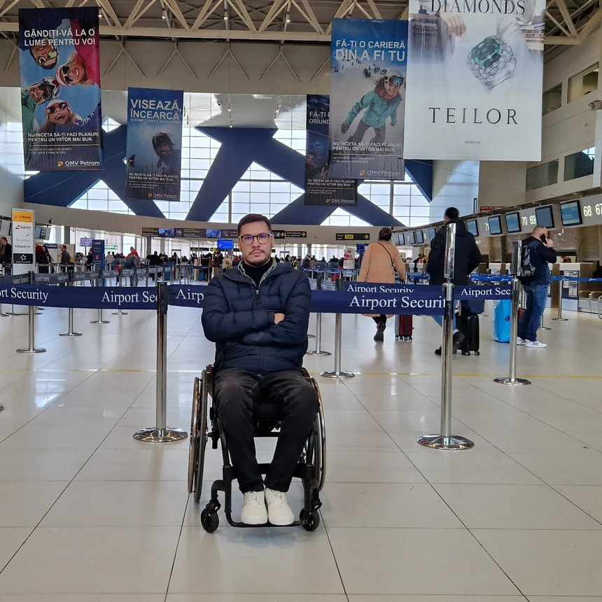 Fostul rugbist George Baltă, în scaun cu rotile, acuză TAROM de discriminare după ce nu i s-a permis îmbarcarea în avion