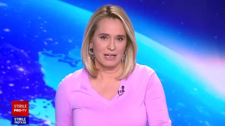 Bradul de Crăciun din Craiova a fost desemnat cel mai frumos din Europa în 2023. Cum arată „Bradul cu ferestre”