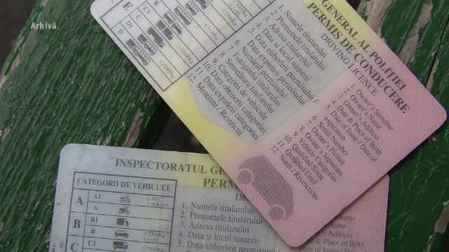 Bărbat din Bacău, reținut după ce a falsificat permise de conducere şi certificate de înmatriculare. Cât costa un document