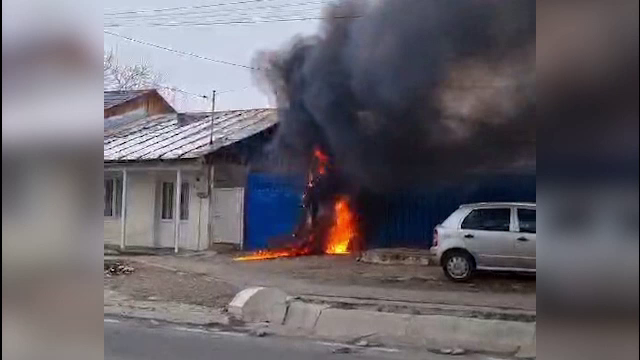 Un gălățean era să-și pârlească și casa, odată cu porcul. Cum s-a terminat