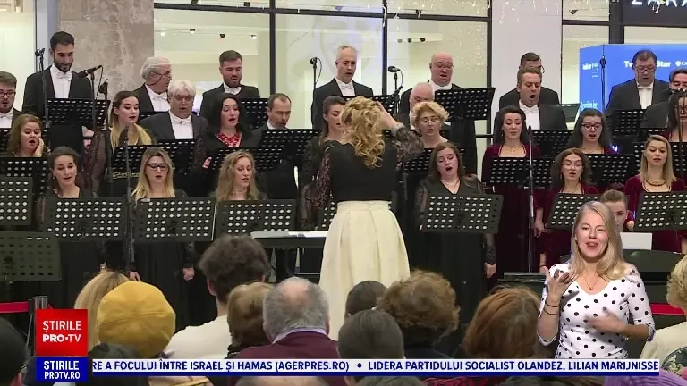 Spectacol inedit al Corului Filarmonicii Moldova într-un mall din Iași. Mii de oameni s-au bucurat de colinde