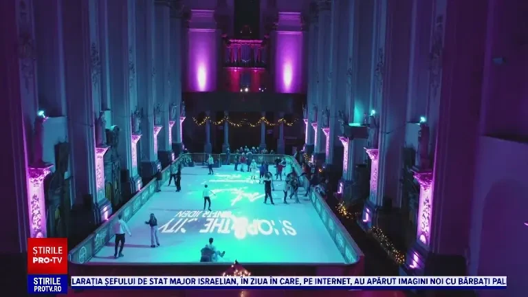 Patinoar în biserică: ”Locul e incredibil!”. Ce se întâmplă cu cei care înjură când mai trag o căzătură