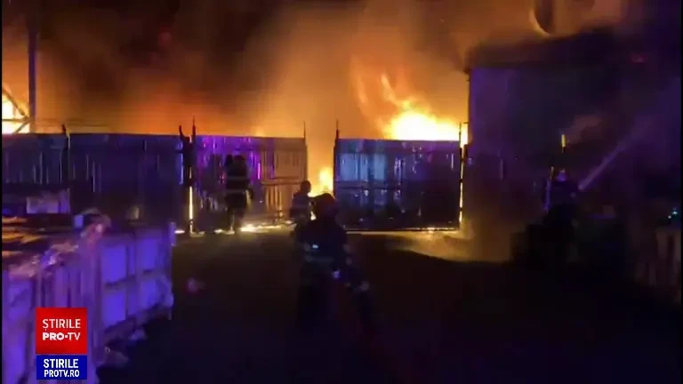 Trei tineri ar fi provocat incendiul de la mall-ul din Cluj-Napoca. Ar fi aruncat o petardă peste materiale depozitate