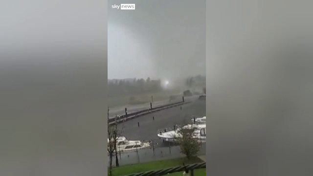 O tornadă a făcut ravagii în Irlanda. Fenomenul este nemaiîntâlnit în această parte a lumii