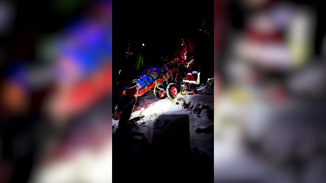 Una dintre cele mai grele misiuni din ultimii 10 ani pentru salvamontiști. O mexicancă a fost recuperată din Piatra Craiului