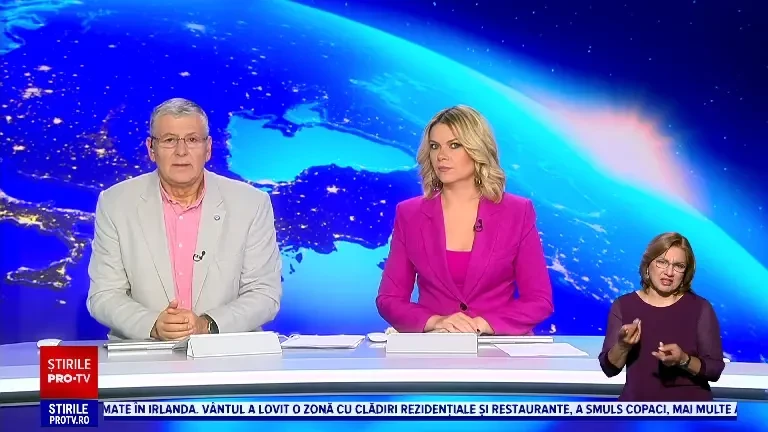 Un grup de elevi a cântat despre nașterea Domnului în faimoasa Peșteră a Muierilor. Mii de lilieci au asistat cuminți