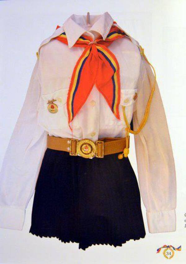 Viata de elev in comunism