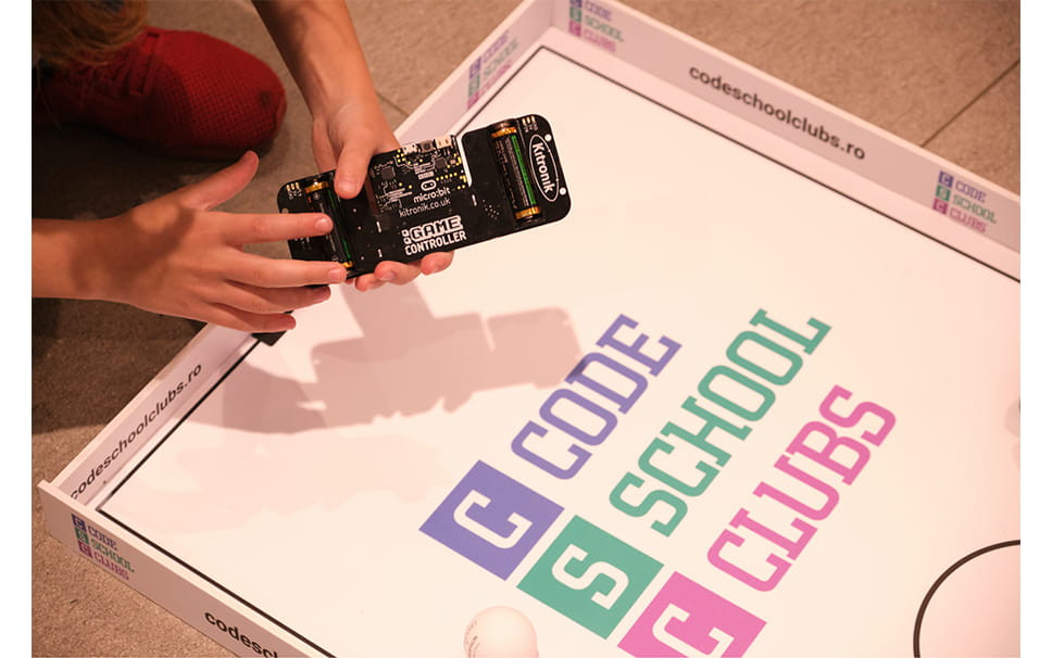 (P) Educația în tehnologie transformă perspectivele elevilor din România