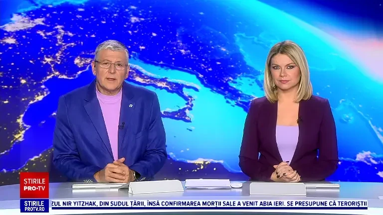 Barack Obama a împărțit cadouri la o școală îmbrăcat în costum de Moș Crăciun