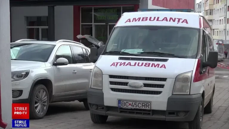 Caz revoltător în Bacău. Bătrân de 88 ani, bătut de nepoată, se zbate între viață și moarte la spital