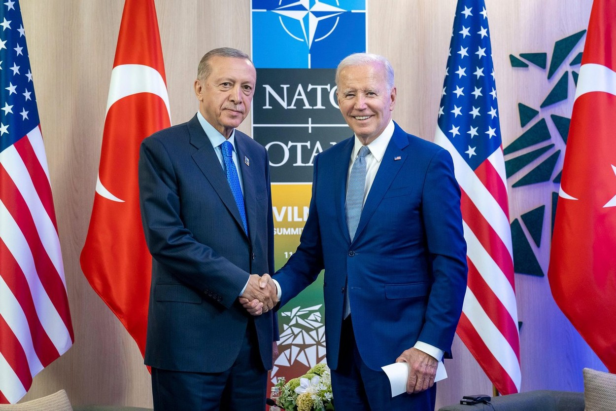 Erdogan îl avertizează pe Biden: SUA au „responsabilitatea istorică” să asigure încetarea focului în Fâșia Gaza