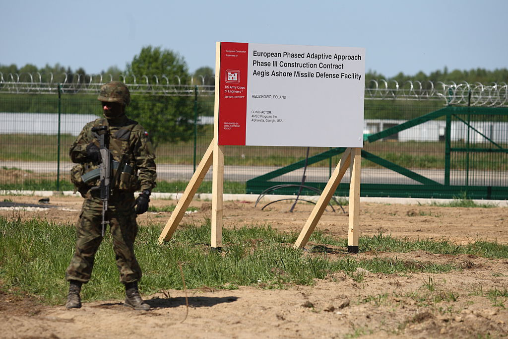 Statele Baltice se pregătesc intens de război. Estonia va construi o bază militară fix lângă granița cu Rusia