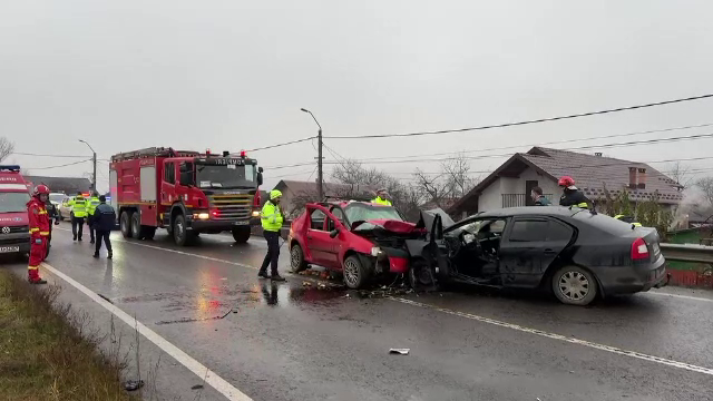 Un tânăr de 20 de ani și-a nenorocit întreaga familie într-un accident rutier. Tatăl său a murit