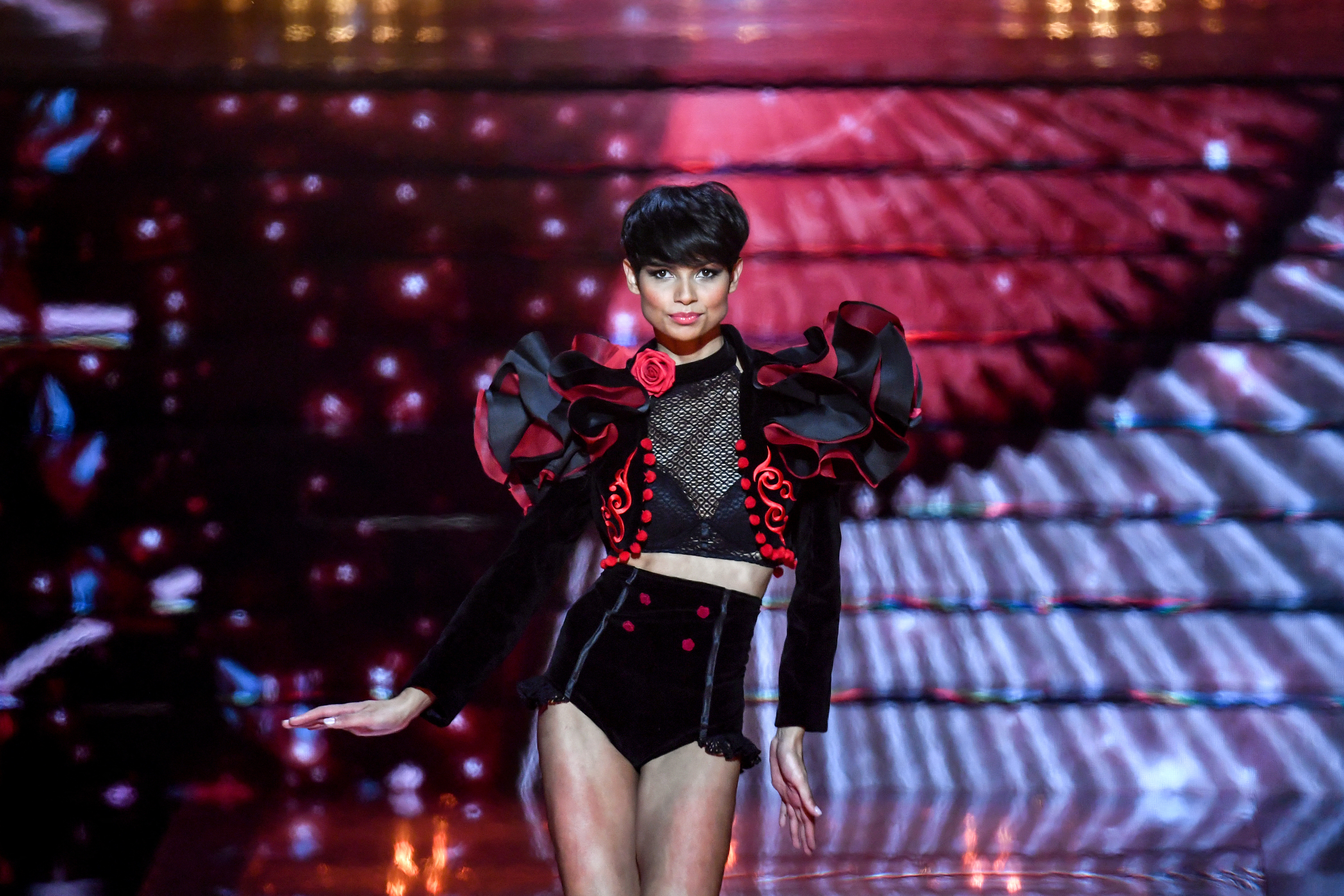 Câștigătoarea Miss Franţa 2024 are părul scurt, o premieră în concurs din 1999 încoace. Cum arată Eve Gilles | GALERIE FOTO