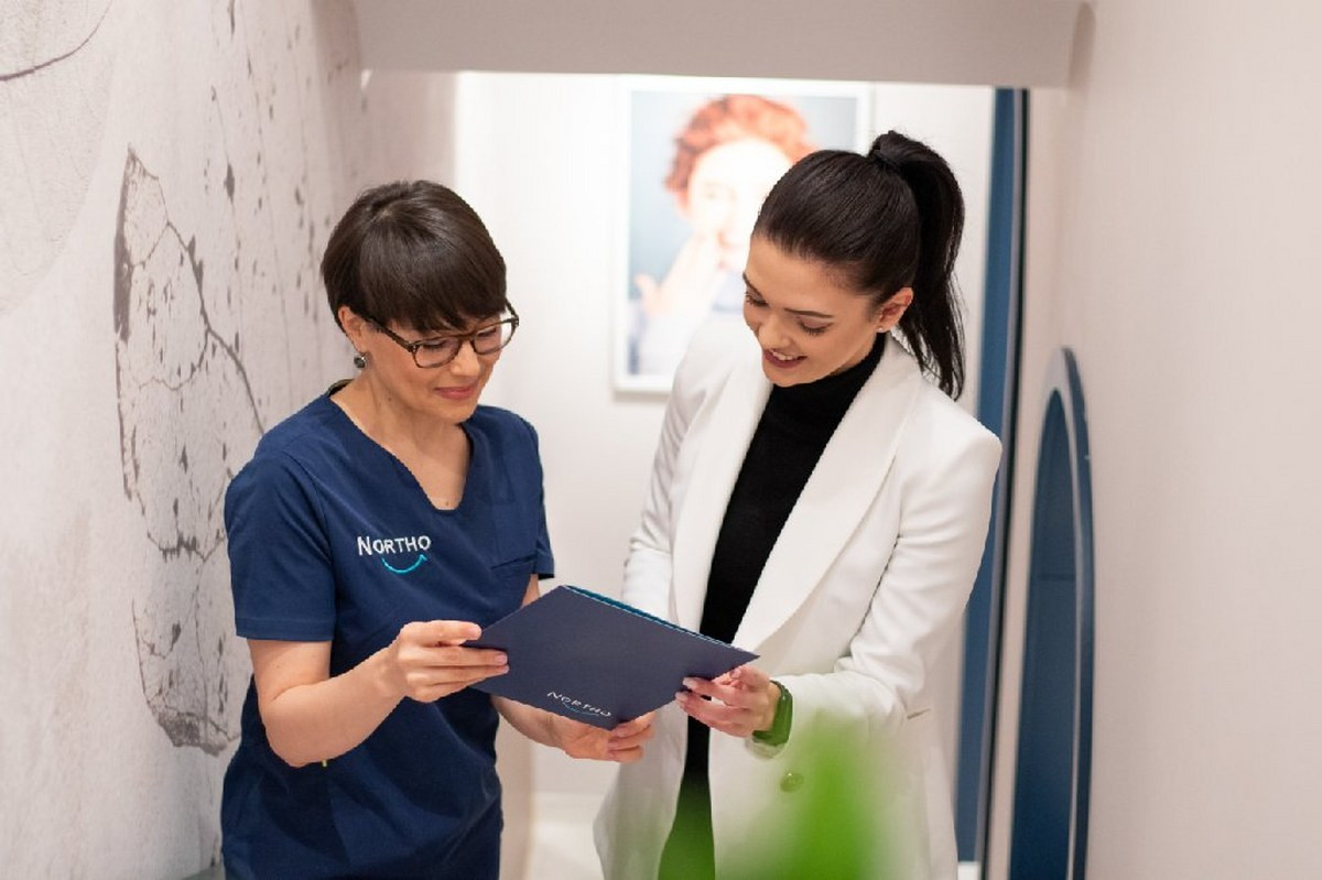 (P) „Am consultat un ortodont în București, iar experiența a fost minunată” – află mai multe mărturii ale pacienților