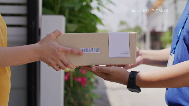Numărul comenzilor online sunt tot mai mari în mediul rural. Oamenii comandă de la haine până la electrocasnice