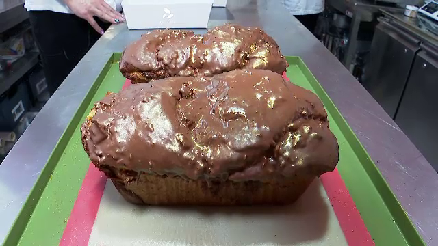 Peste 20 de milioane de cozonaci se pregătesc deja în cuptoarele patiseriilor și fabricilor din țară