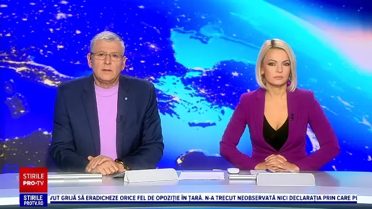 Brazii atârnați de tavan, cu susul în jos, noua modă de Crăciun în SUA. Ce culoare este în trend pentru ornamente