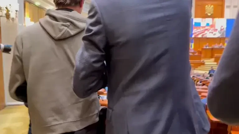 Cei din UDMR au fost acuzați de parlamentarii AUR că au consumat alcool.