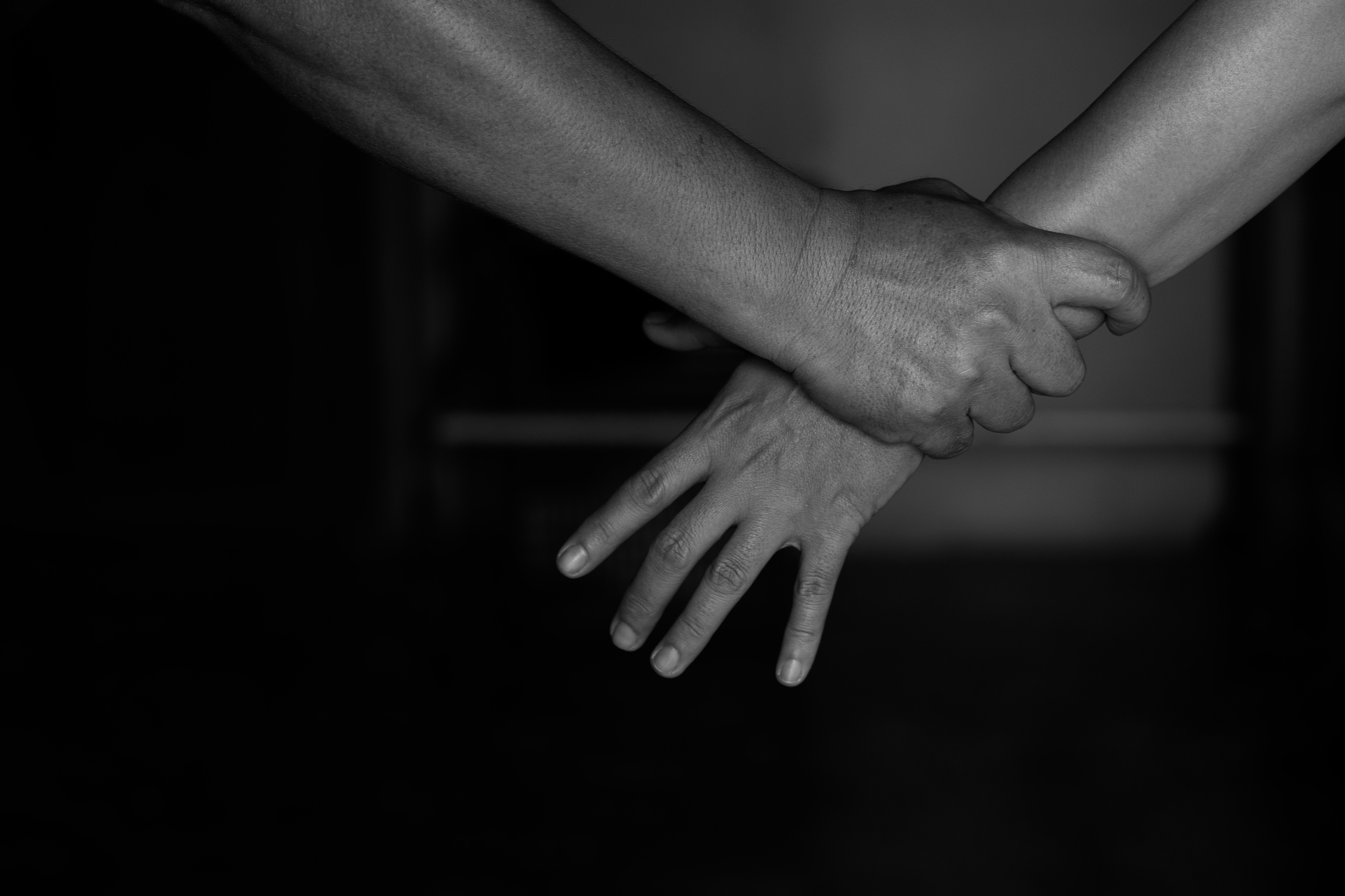 Familie de pakistanezi, condamnată la închisoare pe viaţă, după ce şi-a ucis fiica pentru că a refuzat o căsătorie aranjată