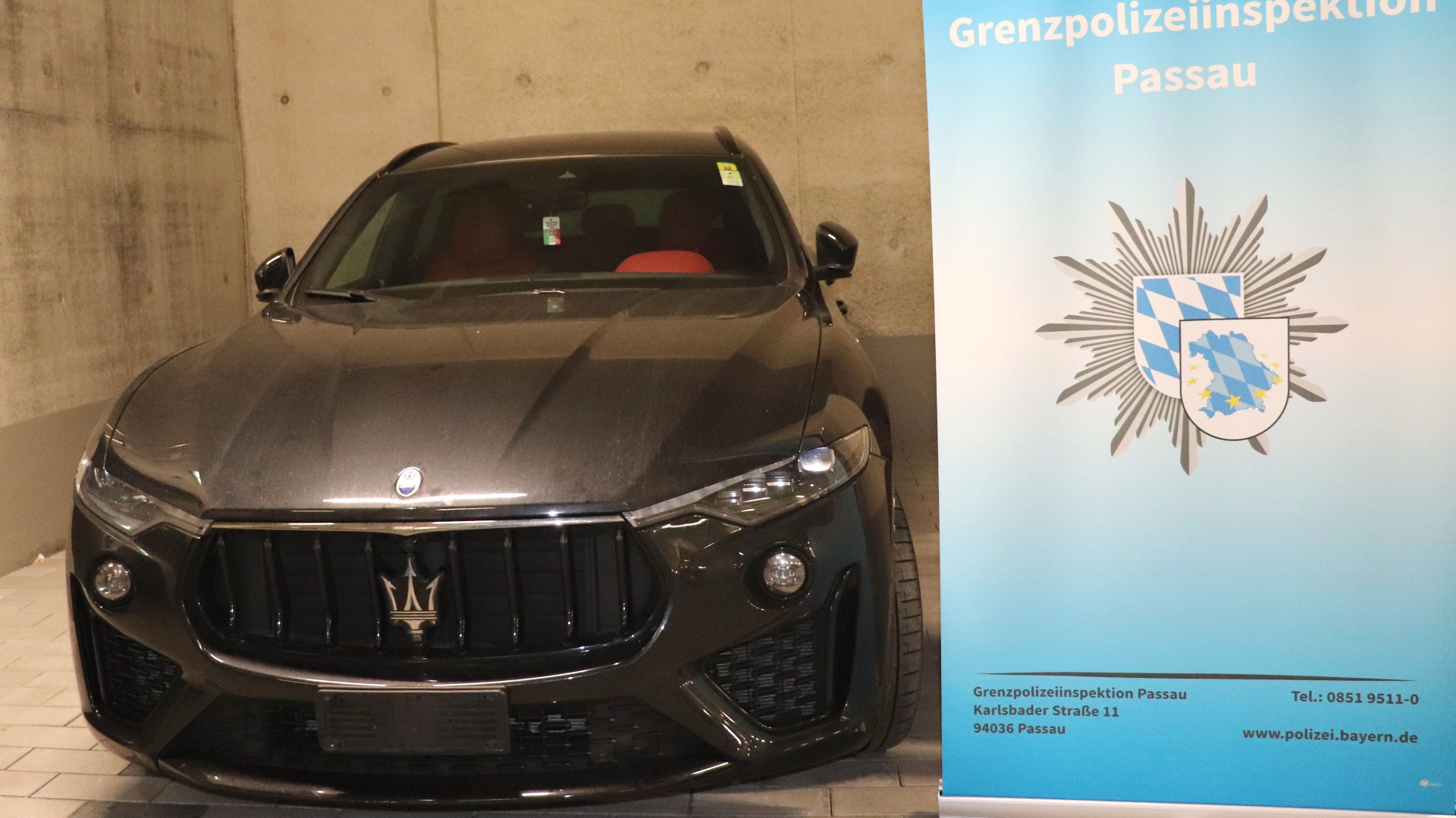 Doi români au încercat să intre în țară cu un Maserati Levante din Italia, dar a fost confiscat rapid în Germania. Ce a urmat