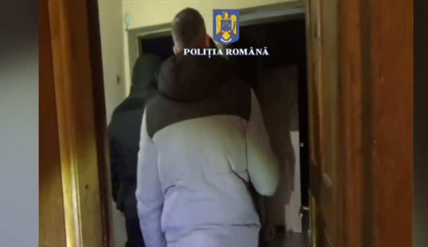 Români păcăliți să dea avans pentru mașini fictive. Unde ajungeau banii