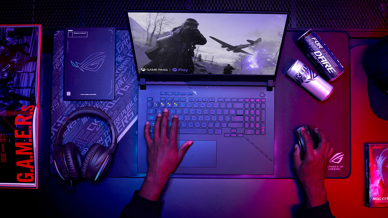 (P) ROG Strix SCAR 17 (G733): gaming la superlativ