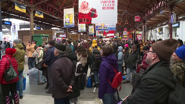 Întârzieri de sute de minute a trenurilor în Gara de Nord. Oamenii au așteptat în frig mai bine de 5 ore