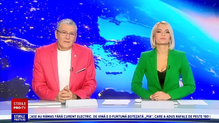 Moș Crăciun a ajuns înot pe mare la Constanța, iar delfinii i-au fost pe post de reni. ”În apă nu l-am mai văzut”