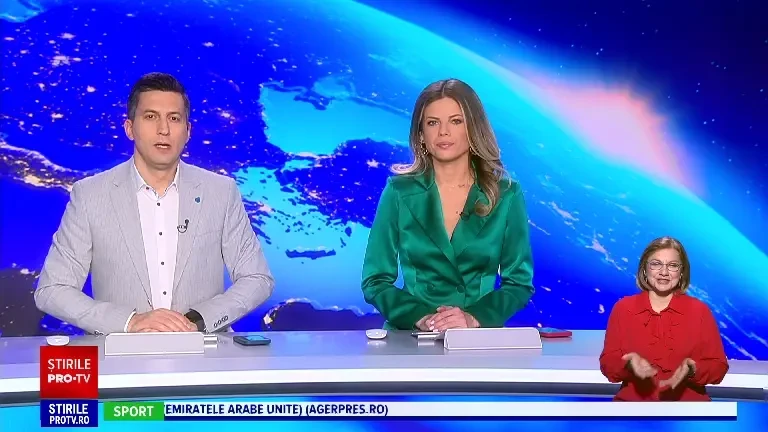 Dubașii au ieșit la colindat în Timiș. ”Parcă îți vine să plângi când vezi cum vin alai, copiii cântă”