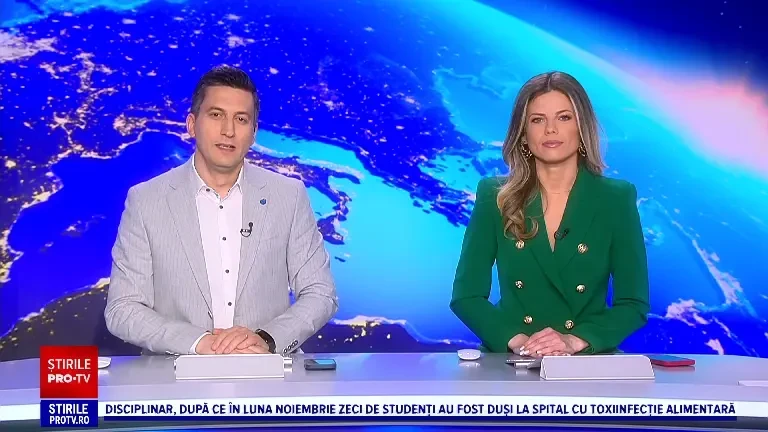 Mii de ieșeni s-au strâns să cânte colinde, la chemarea preotului Damaschin. ”O atmosferă minunată”