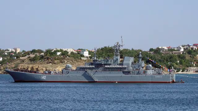 O navă de război a Rusiei, distrusă de ucraineni în timp ce Șoigu îi raporta „tovarășului” Putin victoriile de pe front