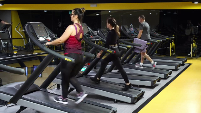 „Trebuie să ardem niște calorii.” Sălile de fitness, aglomerate în a doua zi de Crăciun