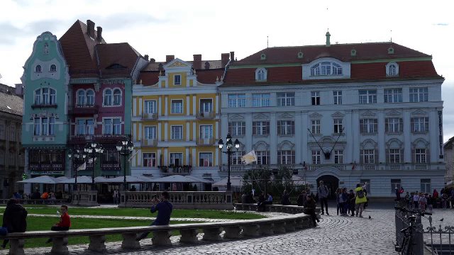 Cei care au case scumpe sau mașini de lux trebuie să le declare la ANAF în perioada următoare. Impozitul care trebuie plătit