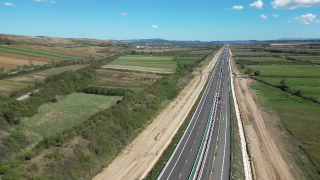 Autoritățile au inaugurat și în acest an numai cioturi din proiectele mari de infrastructură. S-au recepționat 80 de km