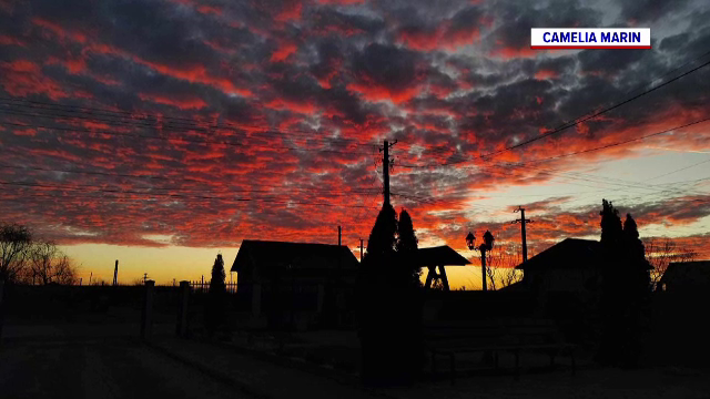 „A fost minunat, ca o pictură”. Spectacolul de culori de pe cer a captat toate privirile. Explicația simplă a fenomenului