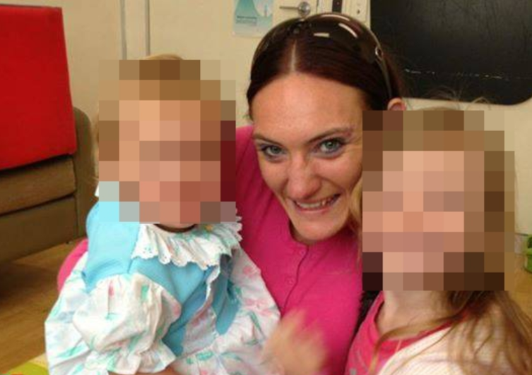 Tragedie în ziua de Crăciun. Mama a patru fete a murit în timp ce fiicele sale desfăceau cadourile