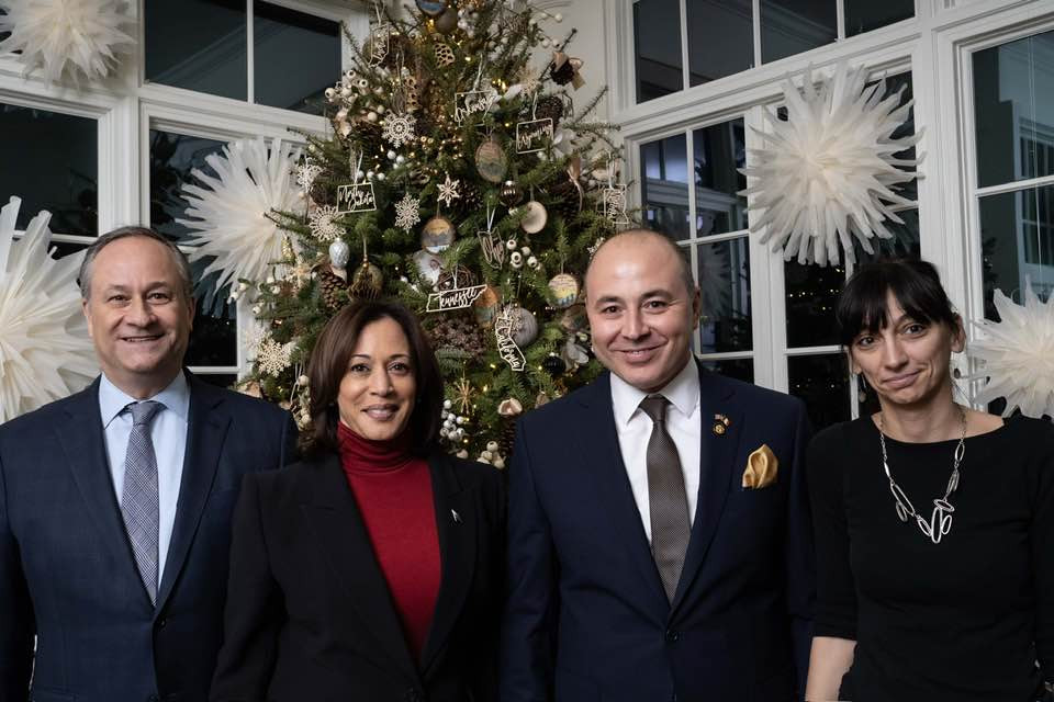 În plin scandal cu Ciolacu, ambasadorul român în SUA Andrei Muraru anunță că s-a văzut cu vicepreședintele SUA Kamala Harris