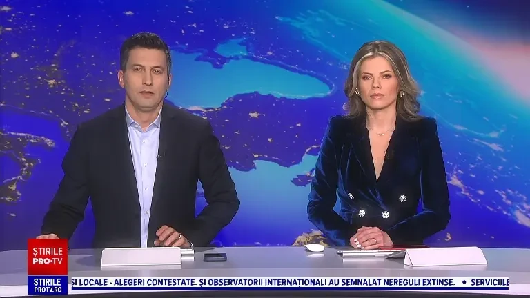 Cum a încercat un șofer să „strecoare” fuzelajul unui avion pe sub un pod. Traficul a fost blocat ore în șir