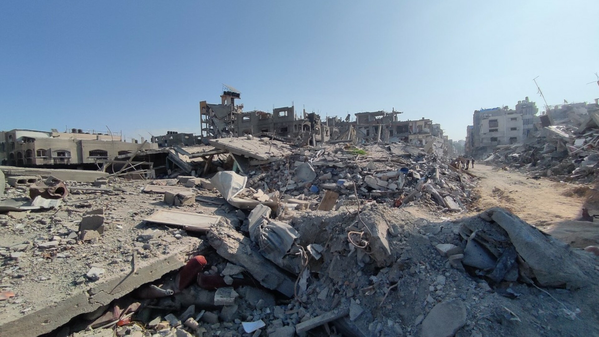 Atacurile israeliene în Gaza s-au soldat cu cel puţin 35 de morţi. Netanyahu spune că războiul va mai dura mai multe luni