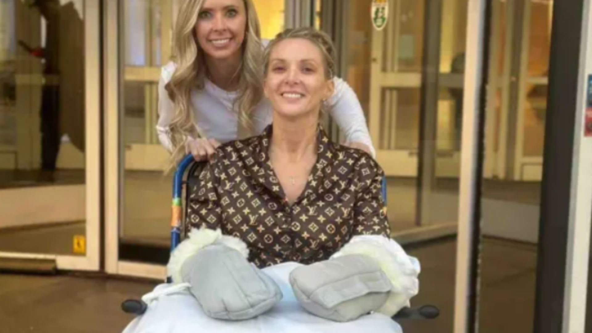 A mers la spital să-și scoată pietrele de la rinichi și s-a trezit cu picioarele amputate. Apoi medicii i-au tăiat și brațele