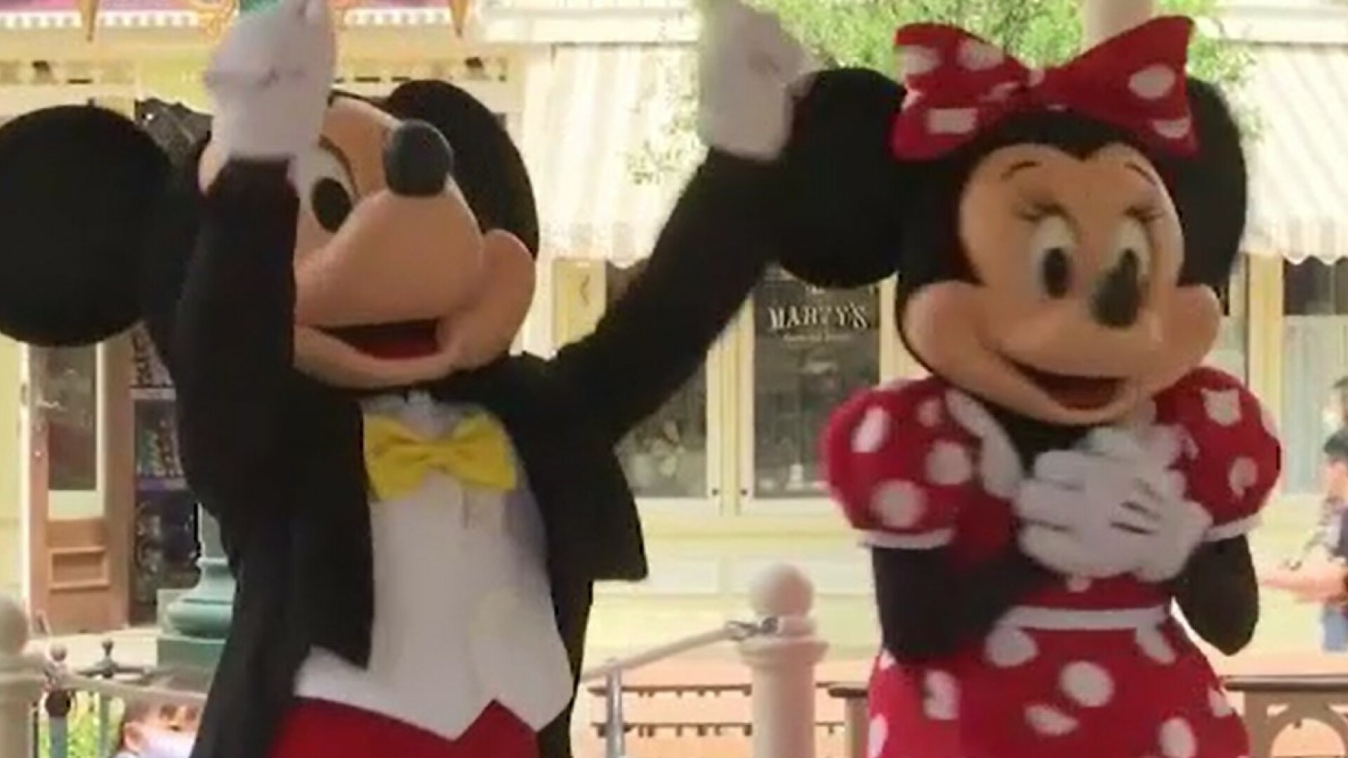 Imagini cu Mickey și Minnie Mouse din 1928, disponibile publicului în premieră