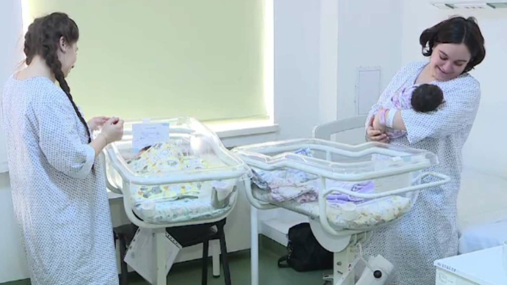 Bebelușii veniți pe lume de Anul Nou sunt considerați cu noroc în viață. Revelionul la maternitățile din țară