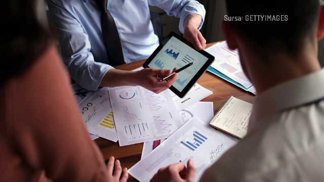 Scad ratele la credite pentru românii care au împrumuturi calculate în funcție de ROBOR. Ce se întâmplă cu IRCC