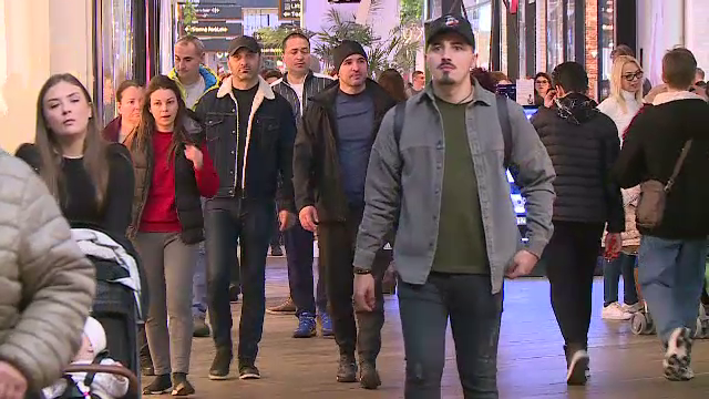 Mall-urile au revenit la program normal. Marile centre comerciale din țară au pregătit reduceri de început de an