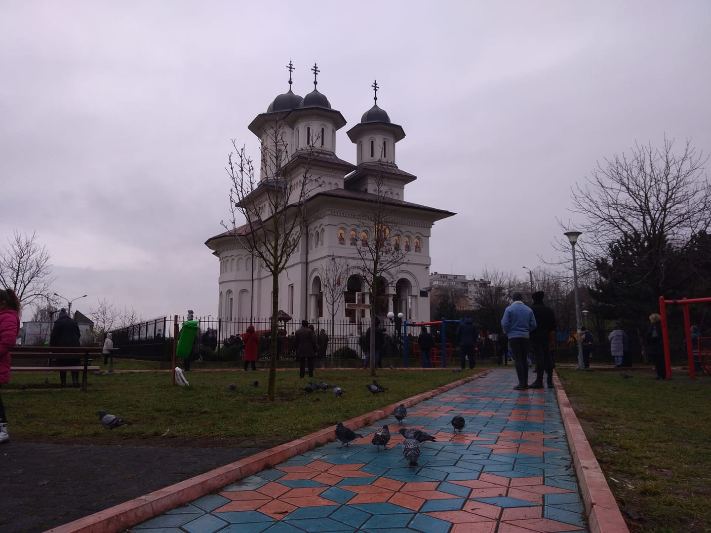 Cadou de Anul Nou: Zeci de clujeni puși de preot pe ”lista rușinii”, pe ușa bisericii, pentru că nu au plătit taxa de cult