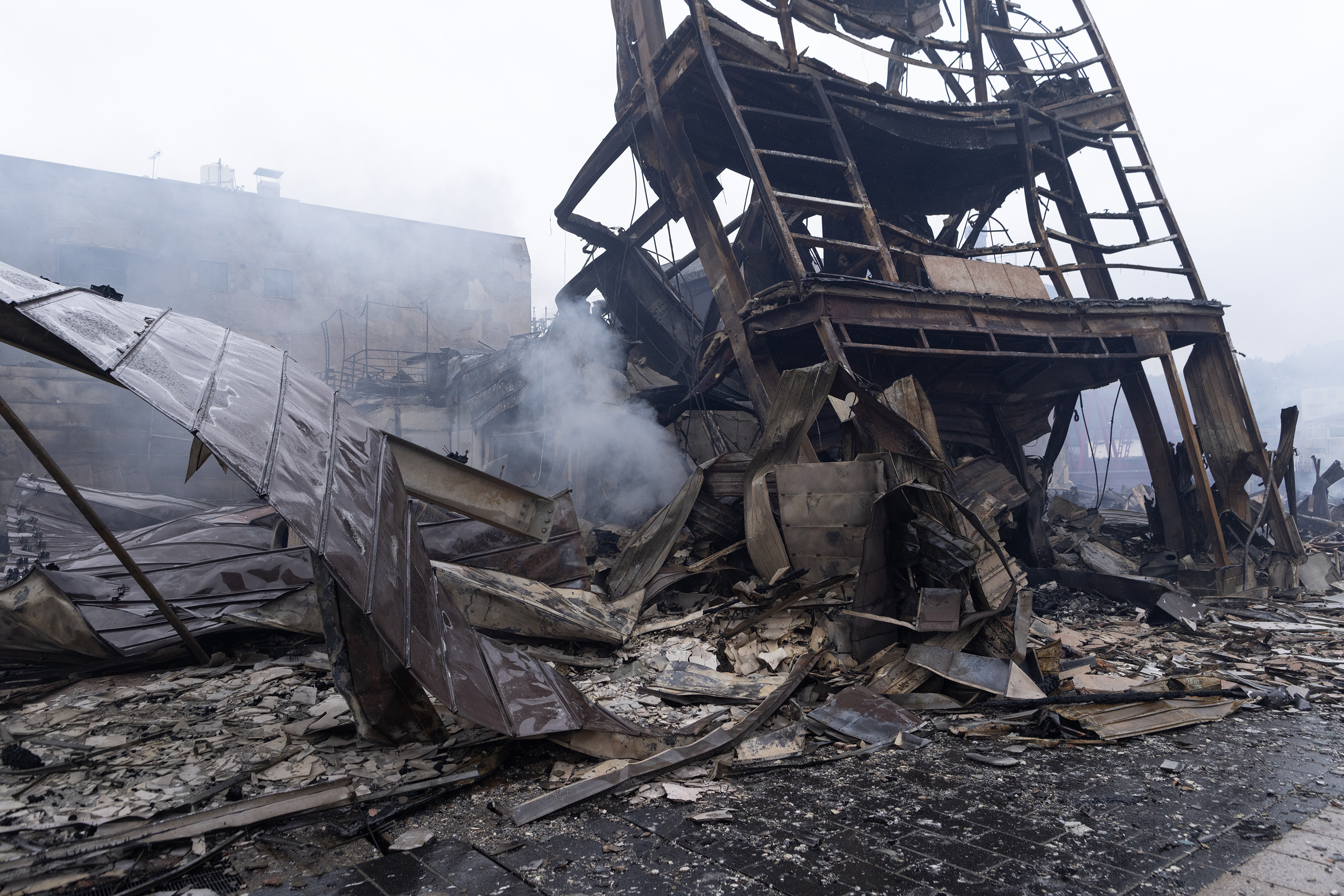 Nou bilanț al cutremurului de 7,5 din Japonia. Cel puțin 200 de morţi şi 102 dispăruţi