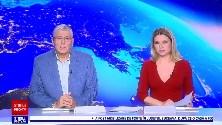 Momentul în care un bărbat și câinele său sunt spulberați de un motociclist, în București. VIDEO