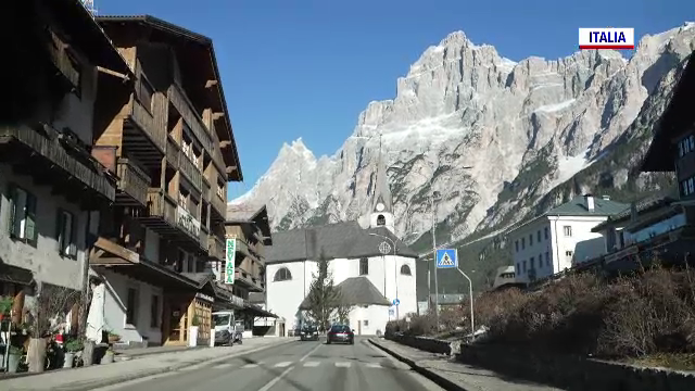 Regulile stricte impuse pentru construcțiile de clădiri în Dolomiți. Cât costă cazarea în celebra zonă montană